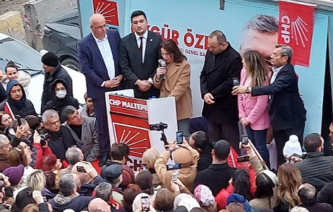 CHP Maltepe Belediye Başkan Adayı Esin Köymeni  Maltepe  halkı bağrına bastı. 