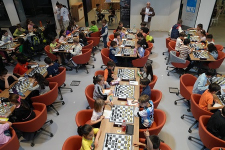 Kartal’da ‘23 Nisan Ulusal Egemenlik ve Çocuk Bayramı Satranç Turnuvası’nda Hamleler Yarıştı